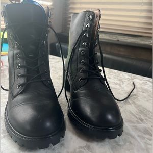 Madewell “The Patti Laceup Boot” rarely worn